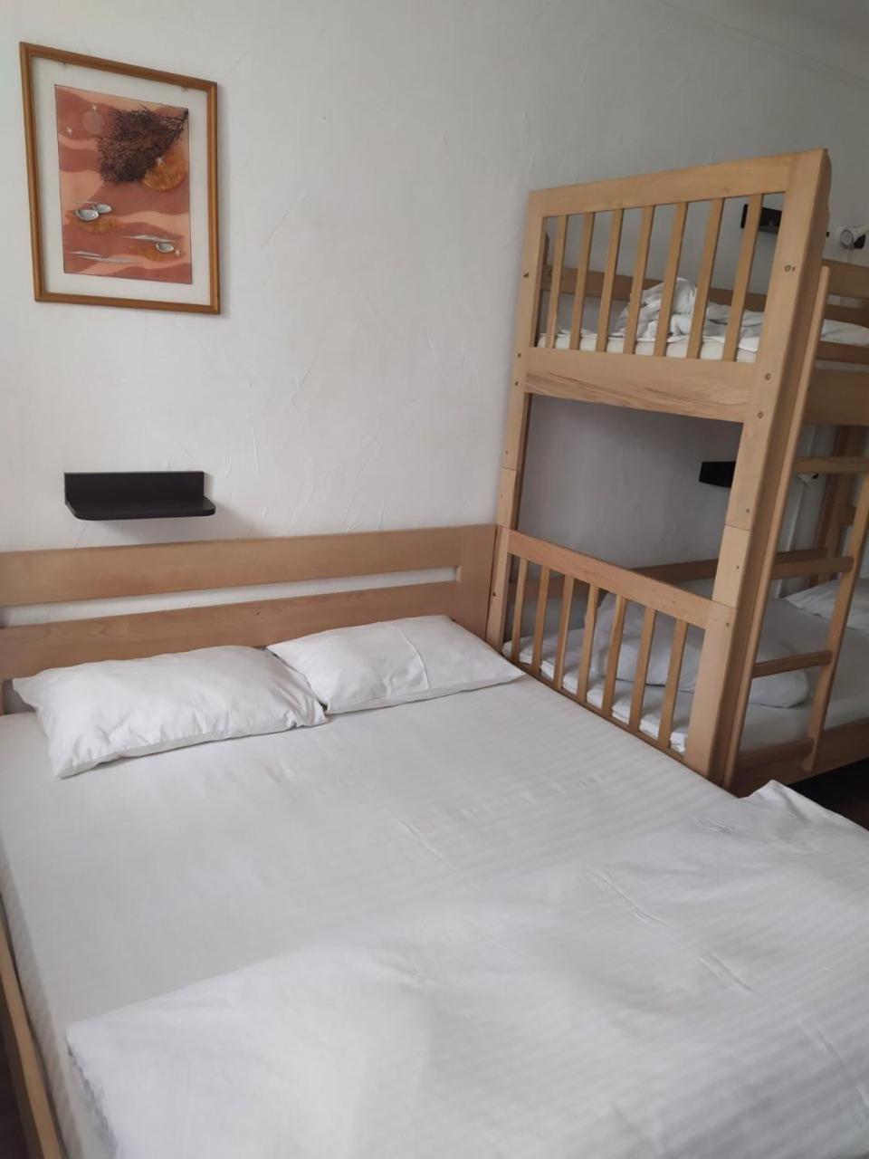 Cool Traveler Hostel Kijev Kültér fotó